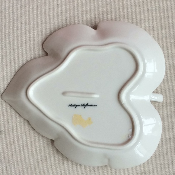 Antique Reflections ivory ceramic candy-trinket - Picture 2 of 5